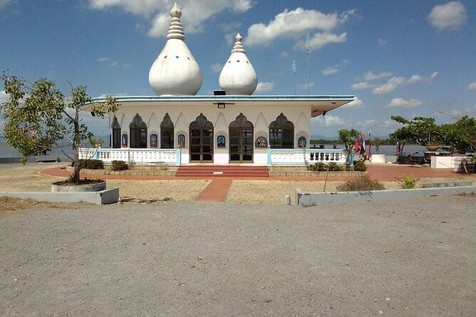 Experience the Indian Culture and the Caroni Swamp - A route that makes culture and wildlife fit together