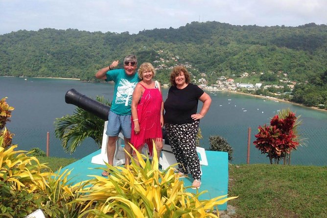 Full Island Tour (Including Lunch & Snorkeling) - Pirate Bay and Pink Sand Beach: the private boat trip moment