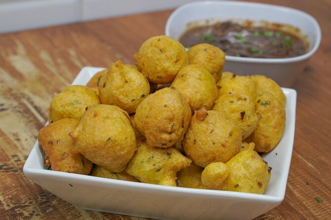 Night Street Food Tasting Tour in Trinidad - Queen’s Park Savannah: Pholourie and Doubles at the start