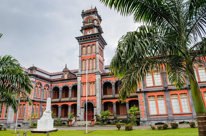 Port of Spain City Tour - Queen’s Savannah Park and the Lady Young Lookout viewpoint