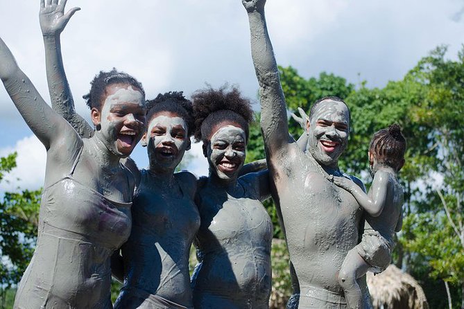 Trinidad Mud Volcano Hike and Food Experience - From mud to beach: the extra 30 to 45 minutes matters